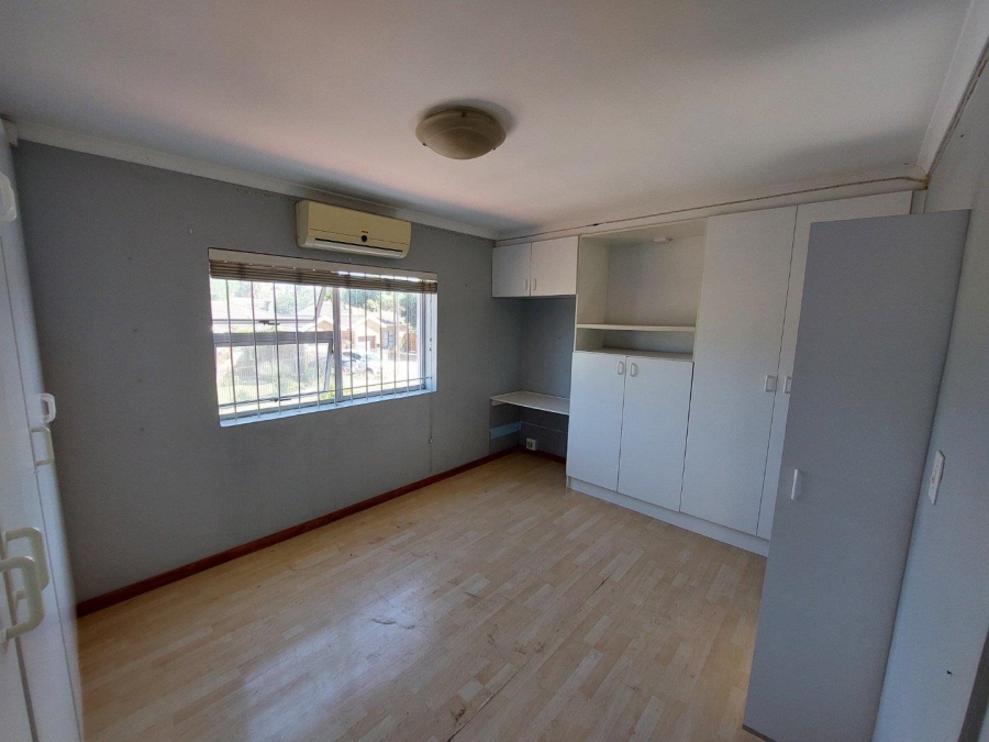To Let 4 Bedroom Property for Rent in Brackenfell North Western Cape